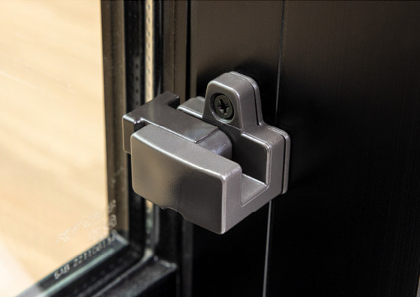 指はさみ防止サッシ