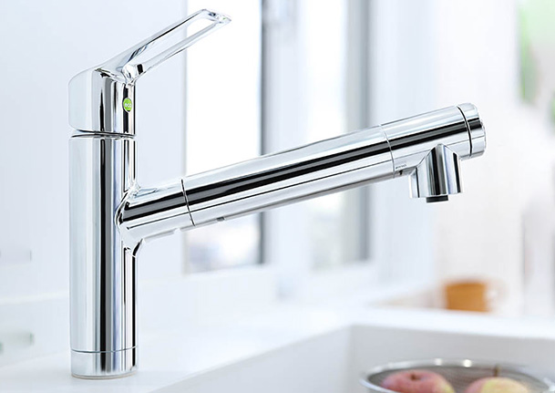 浄水機能付きシングルレバー式混合水栓